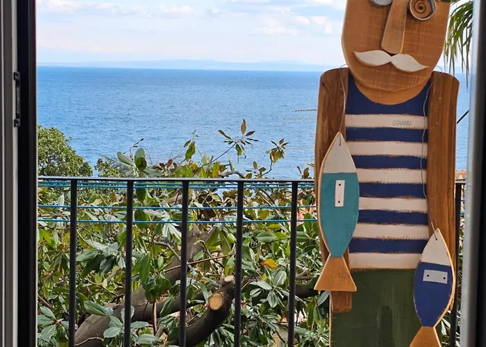 Sunny Apartment 150 M From The Sea