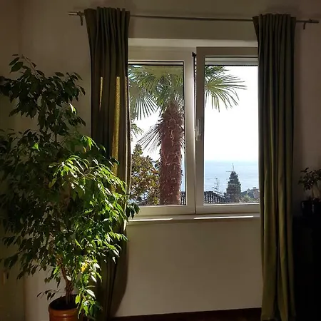 Sunny Apartment 150 M From The Sea Opatija Exterior photo