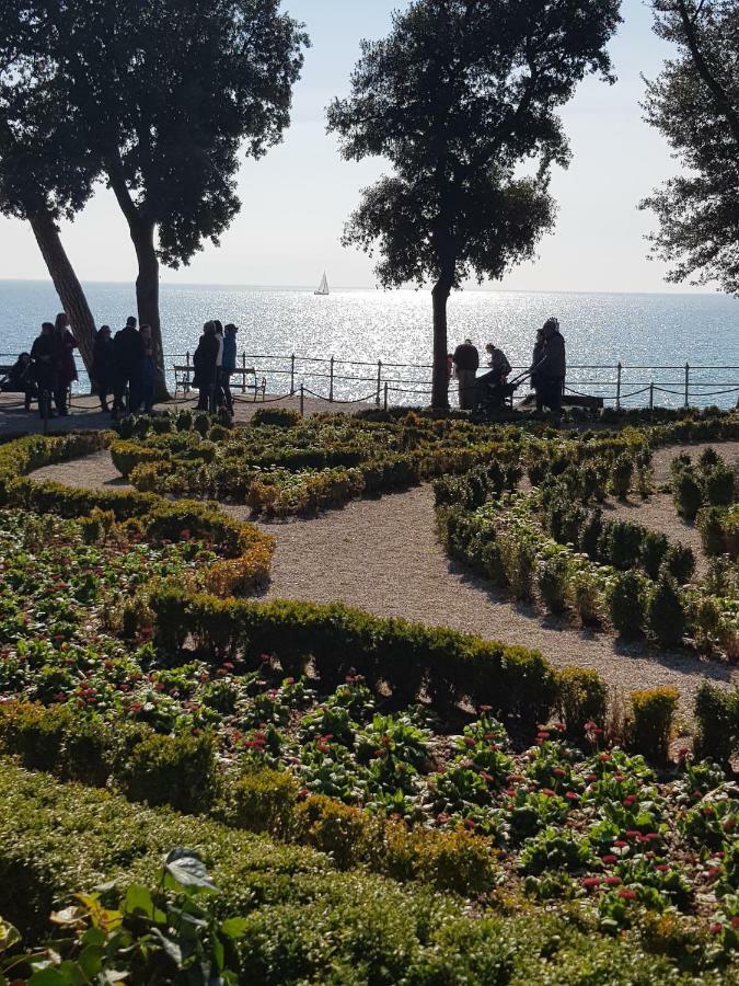 Sunny 150 M From The Sea Apartment *