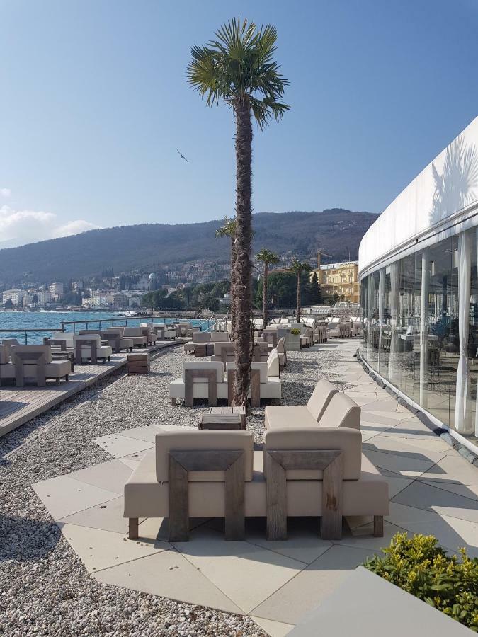 Sunny 150 M From The Sea Apartment *